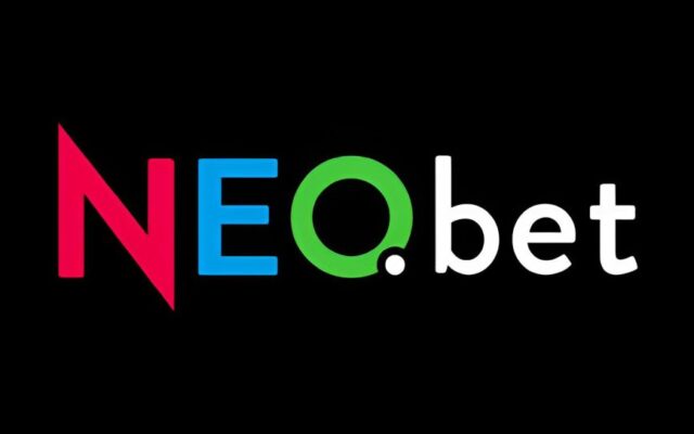 NEO.bet Sportwetten: Wett-App vor einem Stadion im Ruhrgebiet