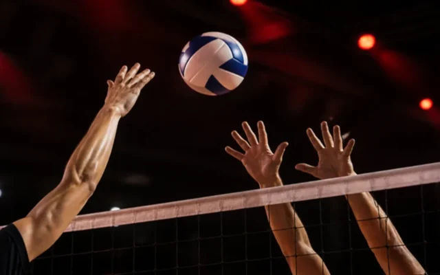 Volleyball Regeln: Angriff am Netz, zwei Spieler springen zum Block